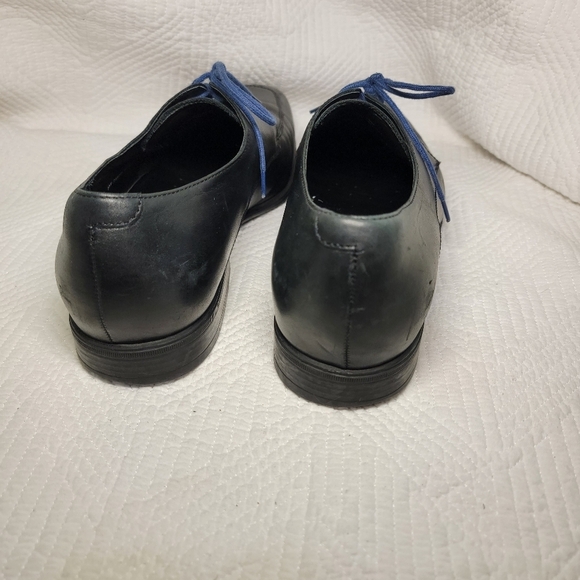 Cole Haan black leather oxfords. - Picture 7 of 11